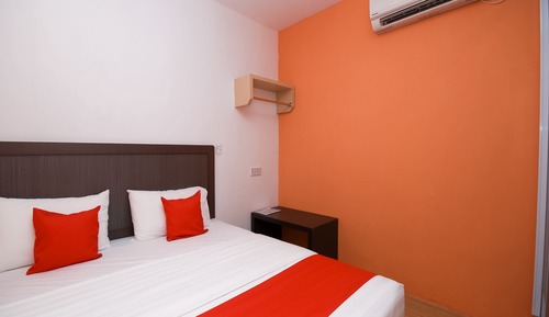 Standard Room, 1 King Bed
