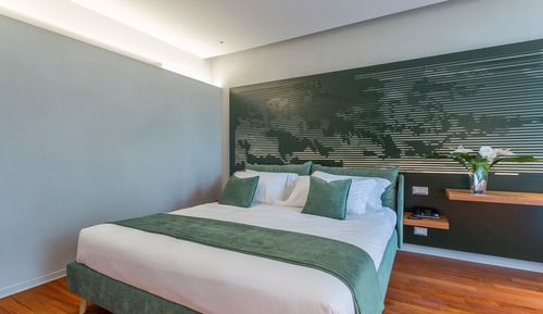 Suite, Garden View