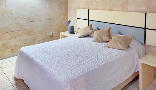 Double Room, 1 Double Bed
