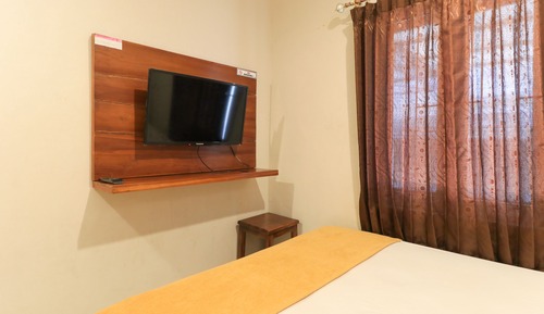 Standard Double Room, Shared Bathroom