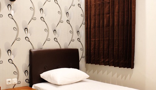 Standard Single Room, Shared Bathroom