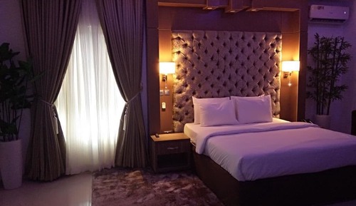Executive Room