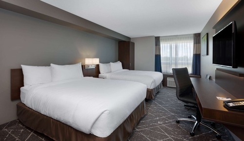 Room, 2 Queen Beds, Non Smoking, Shower Only