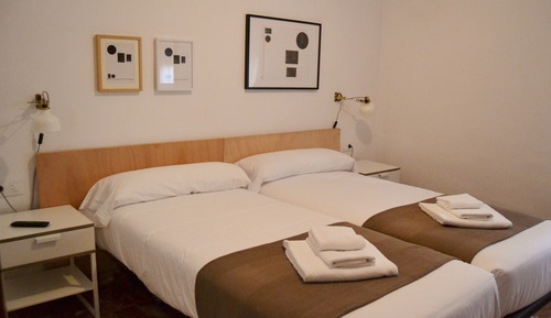 Twin Room (5)