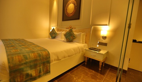 Luxury Suite
