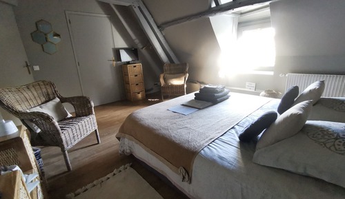 Room (Chez Louise)