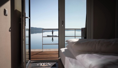 House, Lake View