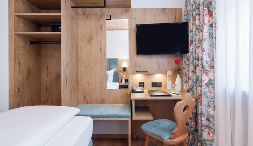 Economy Room