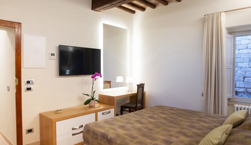 Junior Room (302)