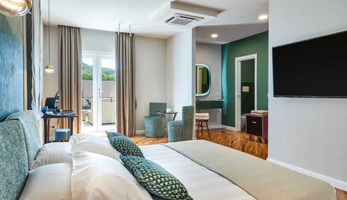 Studio Suite, 1 Queen Bed, Hot Tub, Pool View
