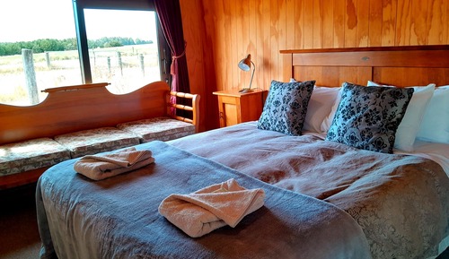 Family Room, Private Bathroom (Goldminers Cabins)