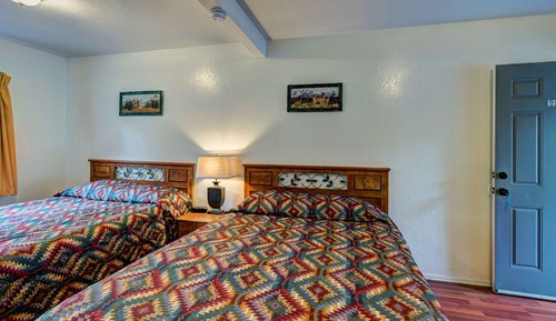 Double Queen Room 8