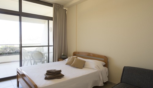 Studio (Apartment)