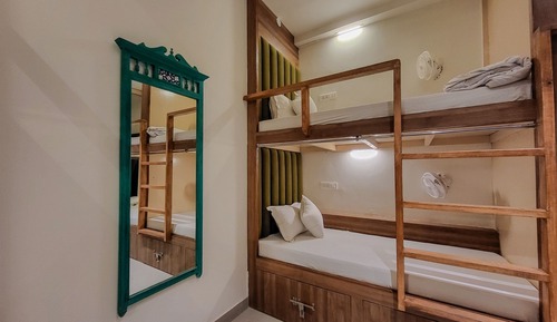 Bed in 6 Bed Premium Mixed AC Dorm