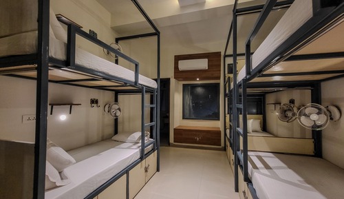Bed in 8 Bed Mixed AC Dorm