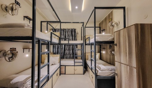 Bed in 6 Bed Mixed AC Dorm