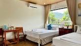 Family Room, Garden View, Poolside