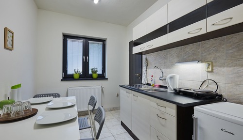 Apartment (5 Guests)