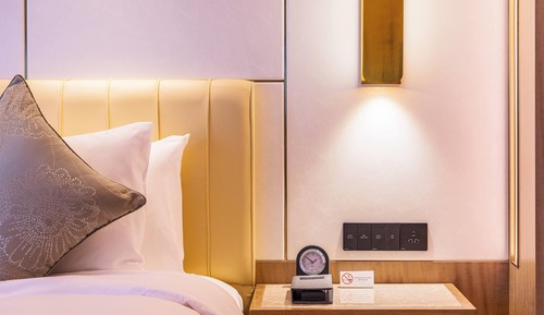 Deluxe Room, 1 King Bed, Non Smoking (Elegant)