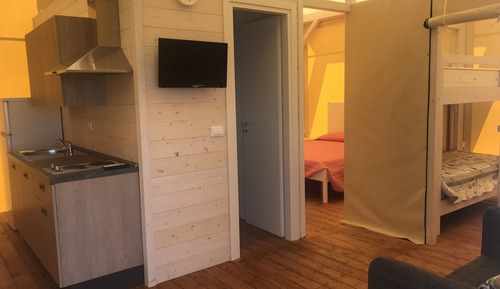 Tent, Kitchenette
