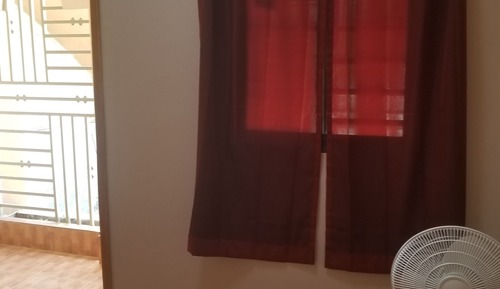 Economy Room, 1 Queen Bed, Shared Bathroom