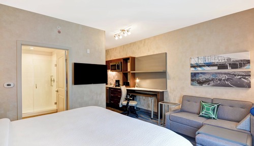 Studio, 1 King Bed with Sofa bed, Non Smoking