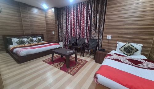 Deluxe Triple Room, 1 King Bed, Non Smoking