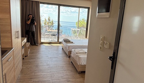 Superior Studio (3 adults)