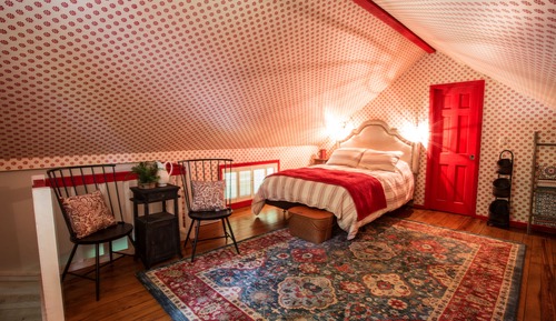 Cabin, 1 Queen Bed, Non Smoking, Fireplace (Red Horse Inn)