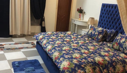 Luxury Suite, 1 Queen Bed, Garden View