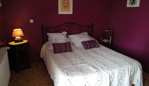 Double Room (Violette)