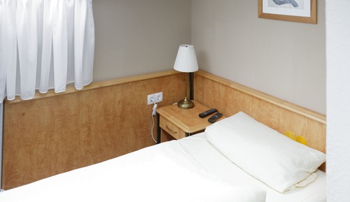 Single Room, Private Bathroom