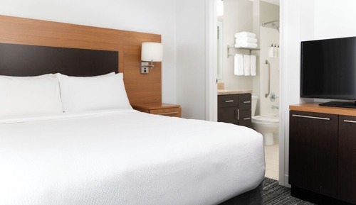 Studio Suite, 1 Queen Bed (Mobility/Hearing Accessible, Tub)