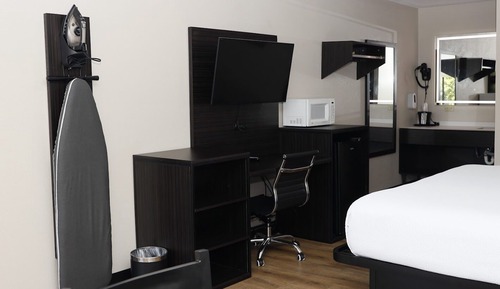 Standard Room, 1 King Bed