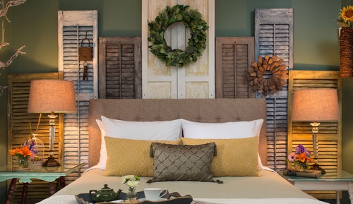 Traditional Room, 1 Queen Bed, Private Bathroom (Sycamore)
