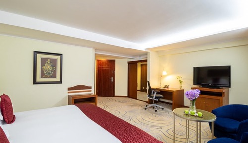 Deluxe Room (Deluxe King room)