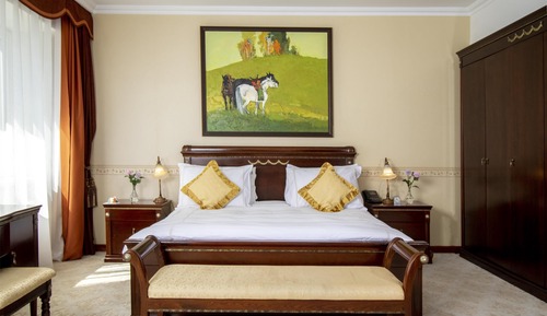 Presidential Suite (Presidential Suite)