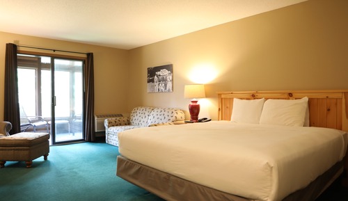 Room, Multiple Beds (Five Pines Lower King)