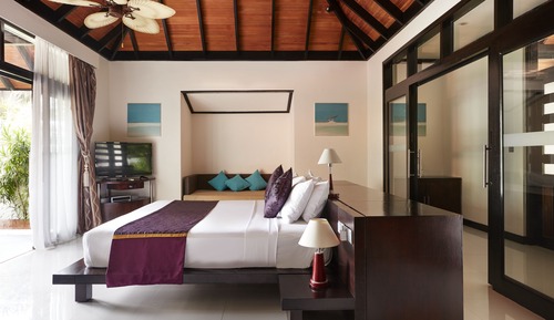 Celebrity Retreat: Free  seaplane transfer for 2 guests (7+Nights, Stays Until Dec 26, 2025)