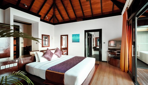 Sunset Horizon Water Villa Free seaplane transfer for 2 guests (7+Nights, Stays til 26th Dec'25)