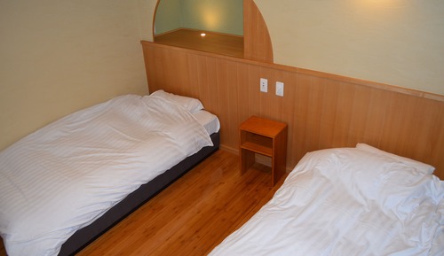 Upper Floor Twin Room with Tatami Area(60sqm)