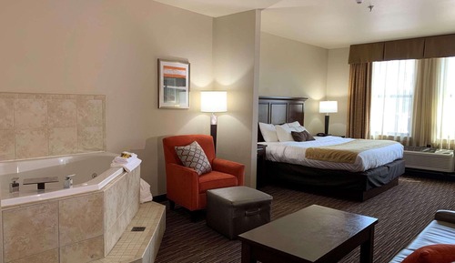 Suite, 1 King Bed, Non Smoking, Jetted Tub