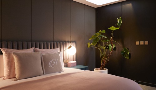 Glad Suite [Halla]