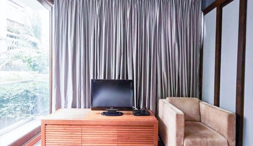 Studio Corner (King Size Bed)