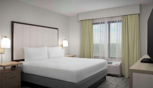 Suite, 1 King Bed, Accessible (Hearing)