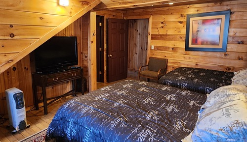Standard Room (Two Double and One Single Bed)