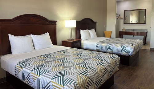 Deluxe Room, 2 Queen Beds, Accessible, Non Smoking