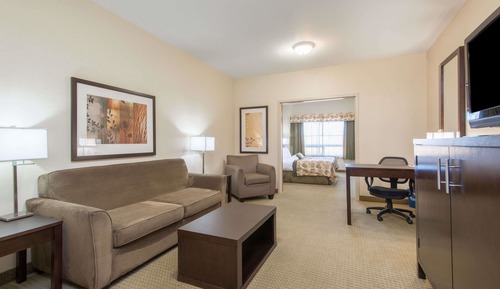 Suite, 1 King Bed, Non Smoking