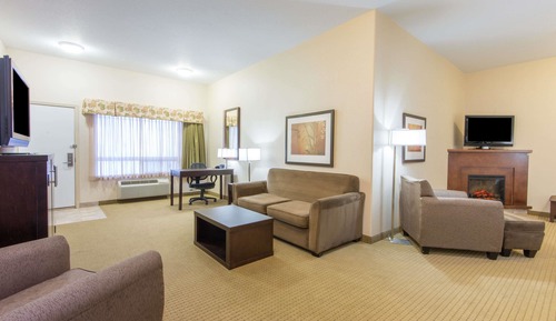Suite, 1 King Bed, Non Smoking, Fireplace