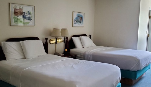 Standard Room, 2 Double Beds, Poolside